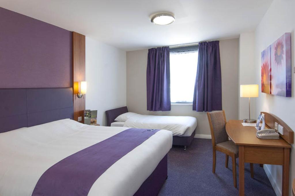 Premier Inn Glenrothes Eksteriør billede