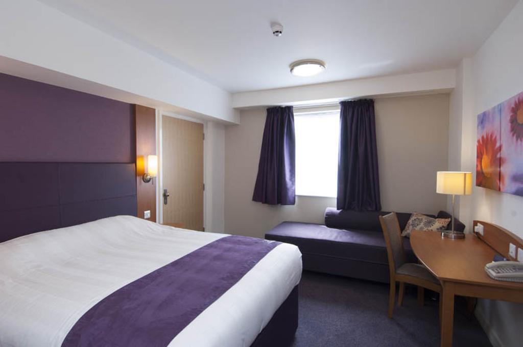 Premier Inn Glenrothes Eksteriør billede